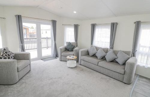 Evesham House | Long Acres Lodge