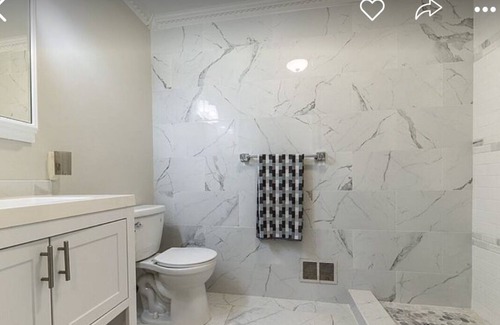 Malverne House | Long Island, Near to beaches, and Manhattan! Enjoy our Billiards Room!!