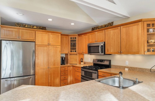Moultonborough House | Long Island Winnipesaukee Home For 6 Short Drive From Long Island Beach