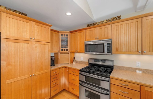Moultonborough House | Long Island Winnipesaukee Home For 6 Short Drive From Long Island Beach