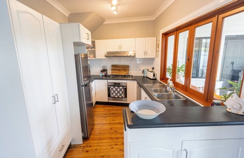 Long Jetty House | Long Jetty Beach House. Stroll to the beach and lake. Come & explore the Coast!