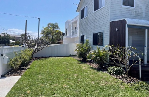 Long Jetty House | Long Jetty Beach House. Stroll to the beach and lake. Come & explore the Coast!