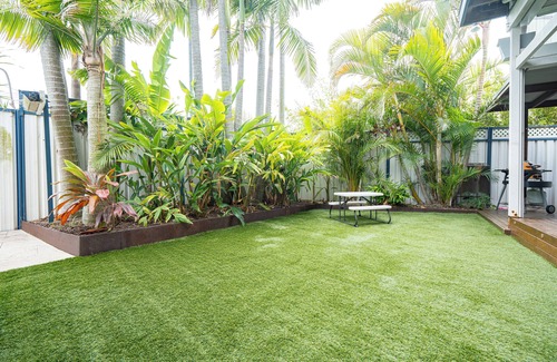 Long Jetty House | Long Jetty Beach House. Stroll to the beach and lake. Come & explore the Coast!