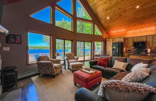 Bridgton House | Long Lake Oasis | Private Lake Access + Views