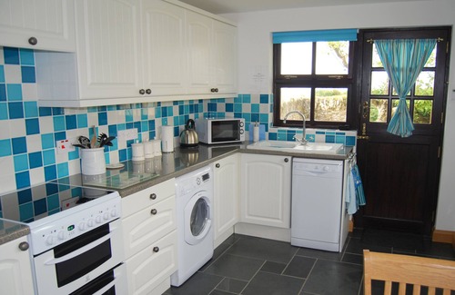 Woolacombe Cottage | Long Linhay is a spacious cottage for 2 with sea views & private, sunny patio.
