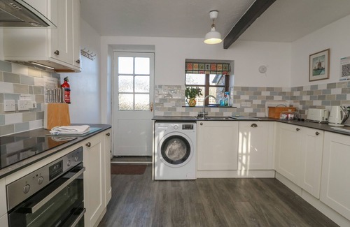 Littleham Cottage | LONG LINNEY, pet friendly, character holiday cottage in Bideford