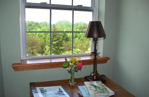 Dahlonega Cabin | Long Mountain Lodge Bed & Breakfast