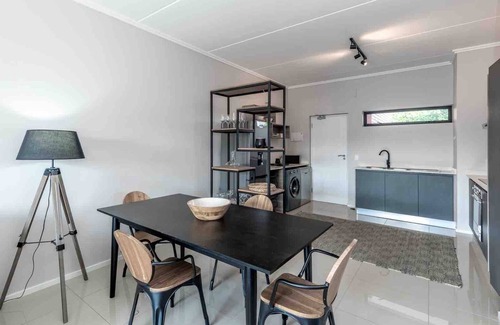 Greater Johannesburg Metropolitan Area Apartment | Long & Short Stays With Uncapped Wi-fi & Security