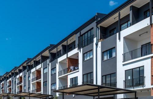 Greater Johannesburg Metropolitan Area Apartment | Long & Short stays with Uncapped Wi-Fi & Security