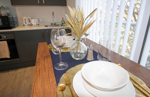 Hemel Hempstead Apartment | Long Stay Cozy Studio | Sleeps 2