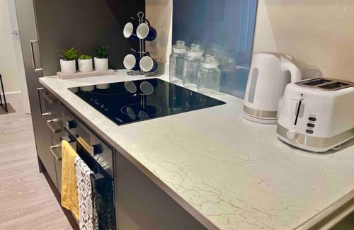 Hemel Hempstead Apartment | Long Stay Cozy Studio | Sleeps 2