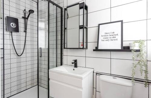 Liverpool House | Long Stay Friendly Sefton Park Desks Parking