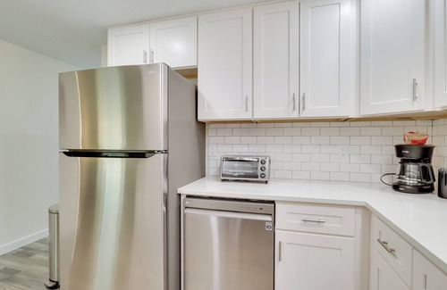 Salem House | *Long Stay* Pet Friendly Lovely West Salem Home.
