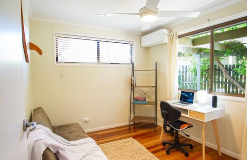 Mount Coolum House | Long stays welcome. Pet friendly. Boat parking