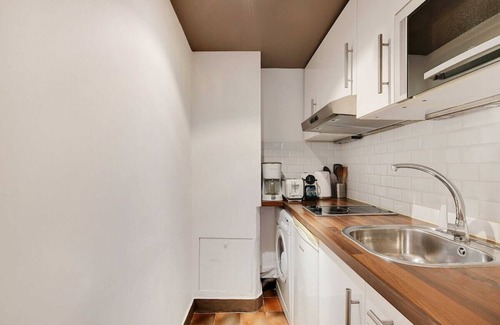 Saint-Germain-l'Auxerrois Apartment | LONG TERM RENTAL MUSEE D'ORSAY ST GERMAIN- MOBILITY LEASE RUE VERNEUIL