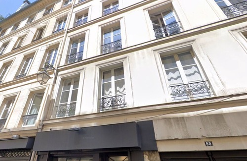 Saint-Germain-l'Auxerrois Apartment | LONG TERM RENTAL MUSEE D'ORSAY ST GERMAIN- MOBILITY LEASE RUE VERNEUIL