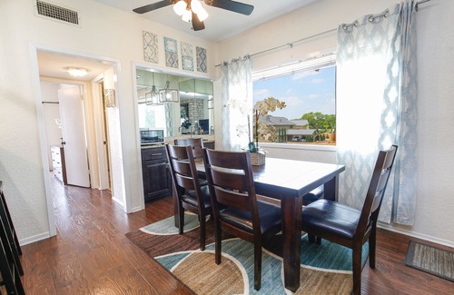 Horseshoe Bay Condo | LONG TERM RENTALS.Sleeps 10.OFFERING DISCOUNTS…walk to Hotel & Amenities!