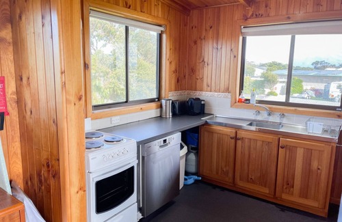 Waterhouse House | Long View - 100 metres from Long Beach - Pets Welcome - Inside Allowed