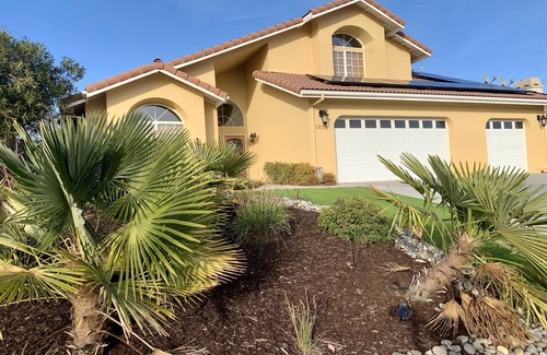 Paso Robles House | Longer stays with pup!Casual elegance & comfort close to downtown and wineries.