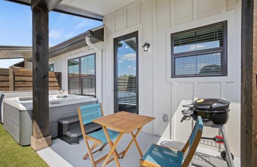 Fredericksburg Apartment | Longhorn Haus