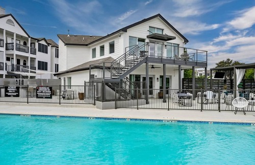 McNeil House | Longhorn Texas Suite