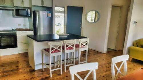 Blacksmiths House | Longshore Drift - metres to Blacksmiths Beach