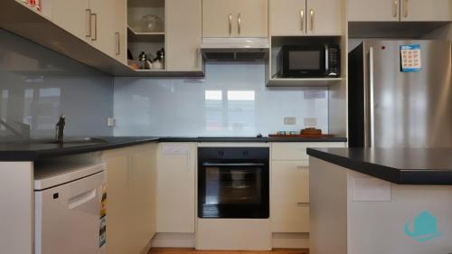Blacksmiths House | Longshore Drift - metres to Blacksmiths Beach