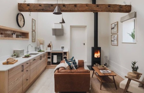Beckhampton House | Longstones Avebury – Ridgeway