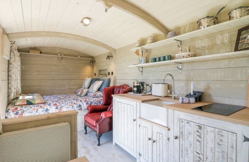 Harwich Cottage | LONGWOOD, romantic, with a garden in Great Oakley
