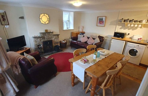 Barnard Castle Cottage | Lonin Cottage. Unwind in our cozy cottage, surrounded by scenic walks.