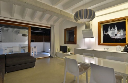 La Llotja-Born Apartment | Lonja Suites 4 white