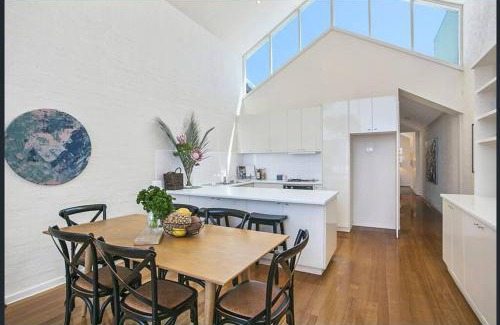 Point Lonsdale Apartment | Lonnie Beach View Apartment