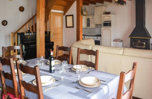 Saint-Mesmin House | Look forward to a wonderful break from everyday life in this vacation home.