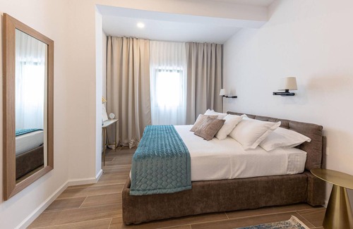 Zrnovnica House | Look forward to a modern vacation home with a well-kept garden, a large terrace and high-quality fur