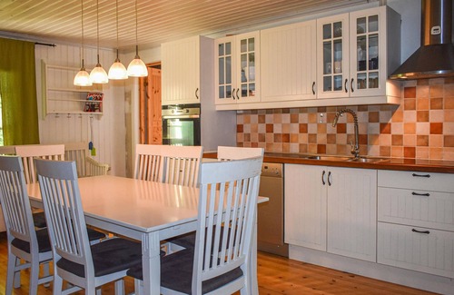 Tving House | Look forward to a wonderful holiday in this attractive holiday home near the lake.