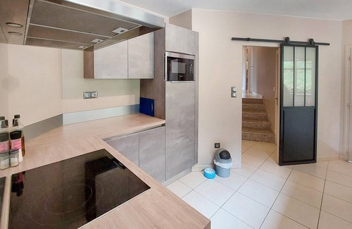 Casseneuil House | Look forward to an idyllically located vacation home with pool.