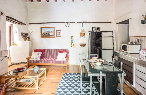 Valle de Guerra Apartment | Look forward to a wonderful vacation in this cozy vacation apartment.