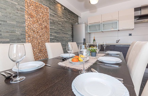 Oklaj House | Look forward to spending your vacation in this beautifully located vacation home with pool.