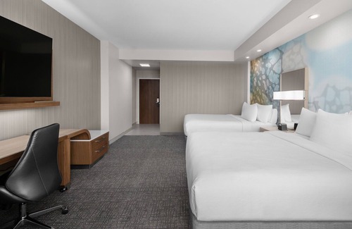 Clearwater Beach Hotel | Look No Further! 3 Comfortable Units, Pool, Short Walk From Clearwater Beach