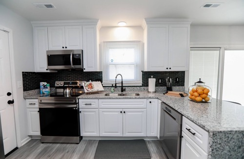 Downtown House | Look no further! Beautiful 4 Bed 2 Bath Ranch in Hampton, VA.