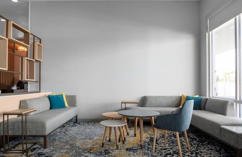 Clearwater Hotel | Look No Further! Free Breakfast, Pets Allowed, Near Safety Harbor Beach