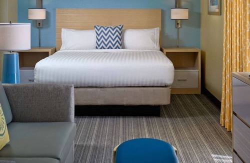 White Station Apartment | Look No More! w/ Parking, Pets Allowed Near Children's Museum of Memphis!