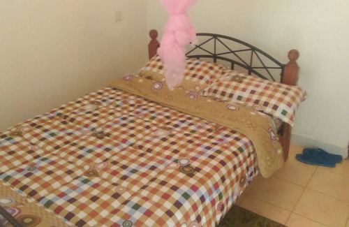 Kiserian Bed & Breakfast | Look Up Guest House