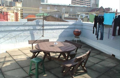 Elizabeth Bay Apartment | Looking For A Bargain? Great Value 1 Bedroom Central Potts Point Pad