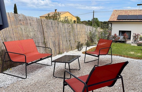 Taglio-Isolaccio Apartment | Looking for a charming, practical duplex just 3 minutes from the beach.
