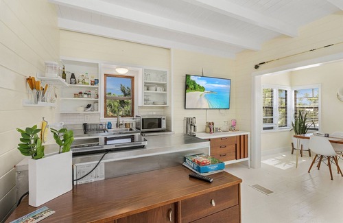 Bokeelia House | Lookout Cottage in Bokeelia! 2/2 Cottage with Boat Trailer Parking!