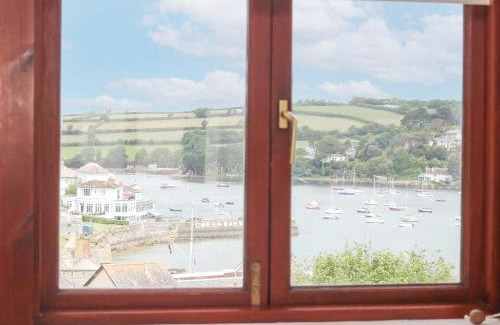 Mylor Churchtown House | Lookout