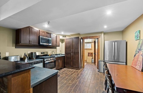 Coolin House | Lookout Lodge at Cavanaugh's