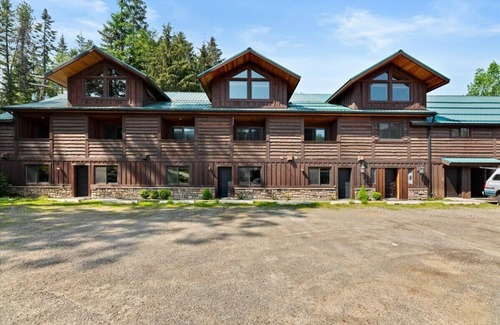 Coolin House | Lookout Lodge at Cavanaugh's