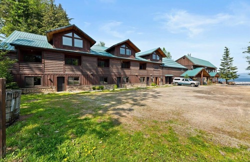 Coolin House | Lookout Lodge at Cavanaugh's